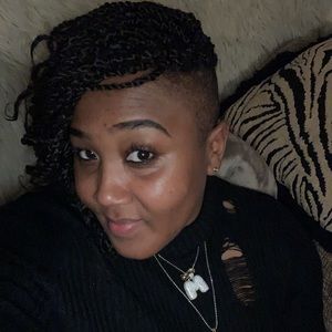 Meet your Posher, Maya